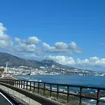 Lighthouse 아파트